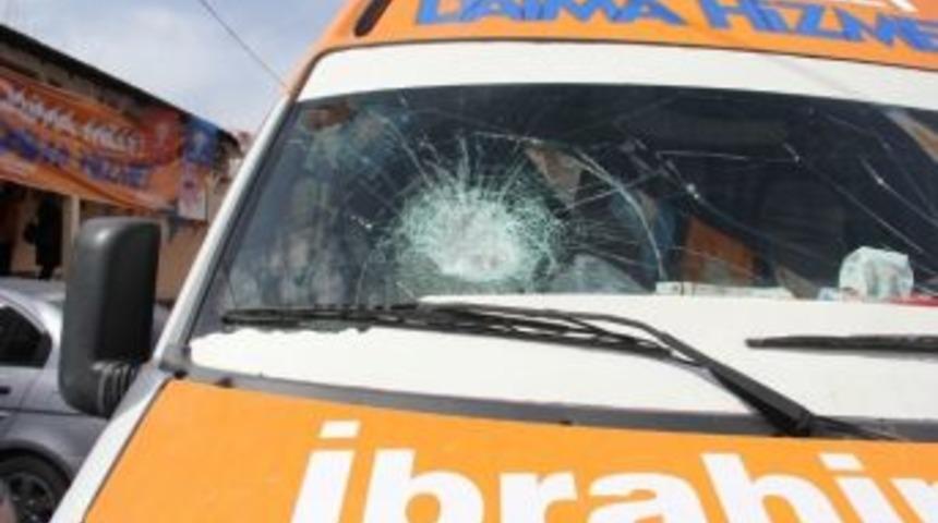 Ak Partili Adayın Se&ccedil;im Aracına Saldırı