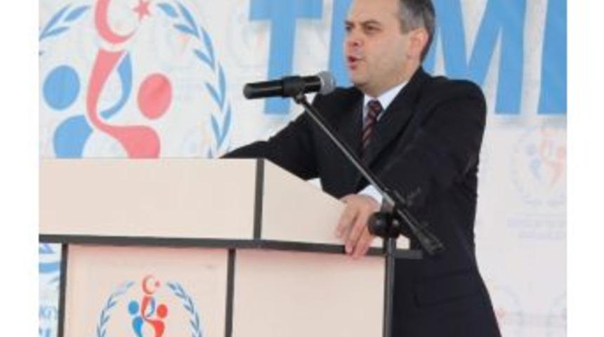 Bakan Kılı&ccedil; Manisa'da Spor Salonu Temeli Attı