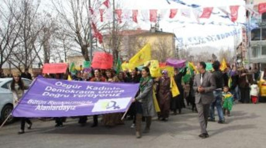 Bdp'li Birtane 8 Mart Etkinliğine Katıldı