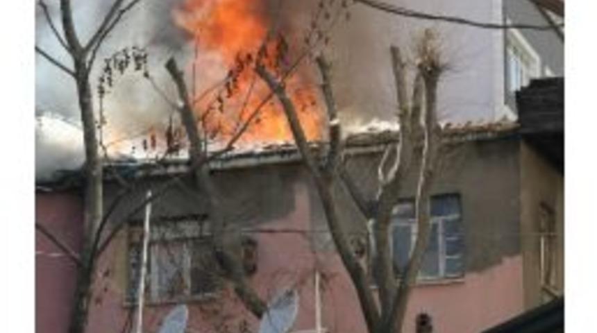 Kasımpaşa&rsquo;da Korkutan Yangın