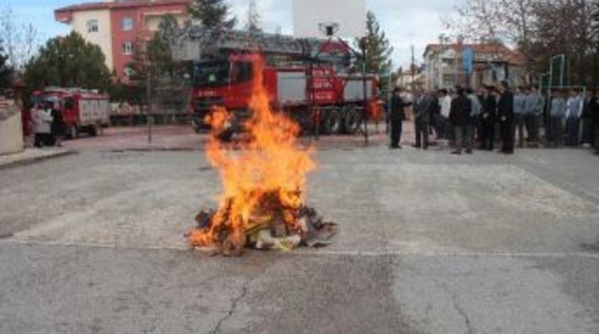 Lisede Ger&ccedil;eğini Aratmayan Yangın Tatbikatı