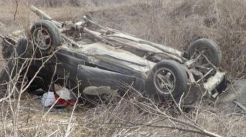 Boz&uuml;y&uuml;k'te Trafik Kazası, 2 Yaralı