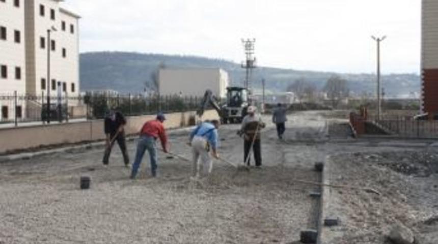 &Ccedil;aycuma'da Kilitli Parke Yol &Ccedil;alışmaları S&uuml;r&uuml;yor