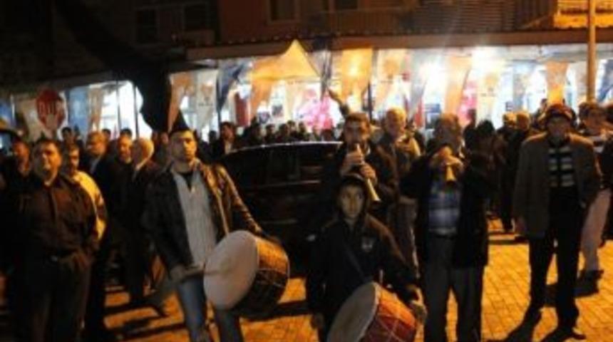 Ak Parti&rsquo;li Pekg&uuml;zel, Vaadleri Ve &Ccedil;&ouml;z&uuml;m &Ouml;nerilerini Anlattı