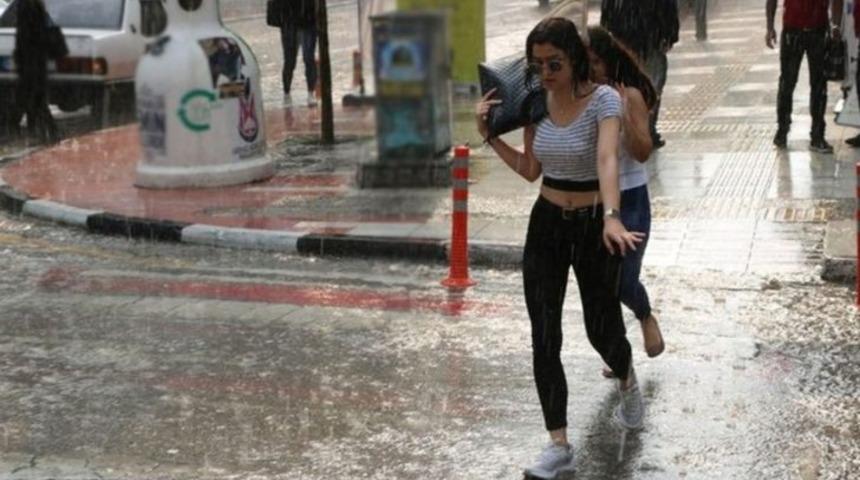İstanbul hava durumu! Meteoroloji'nin radarına yansıdı, sağanak s&uuml;rprizi