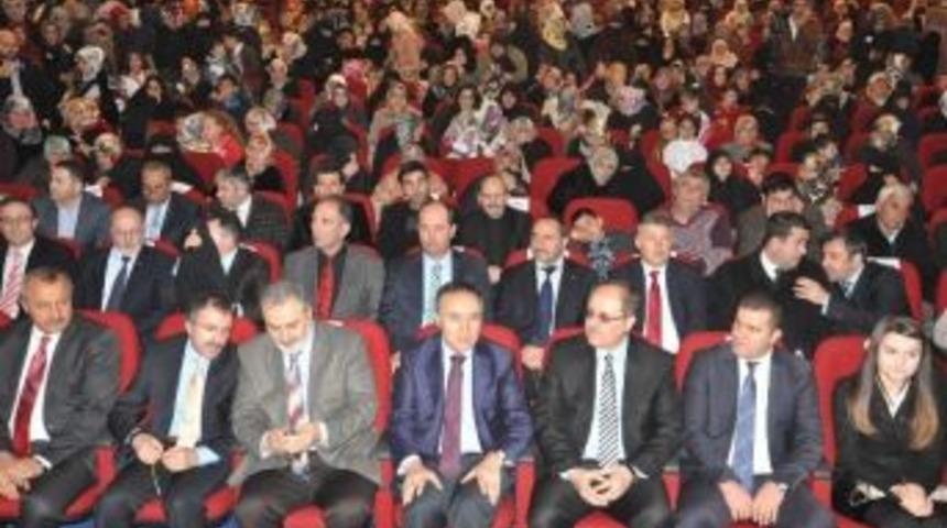 Erzurum&rsquo;da Kadınlar Salona Sığmadı