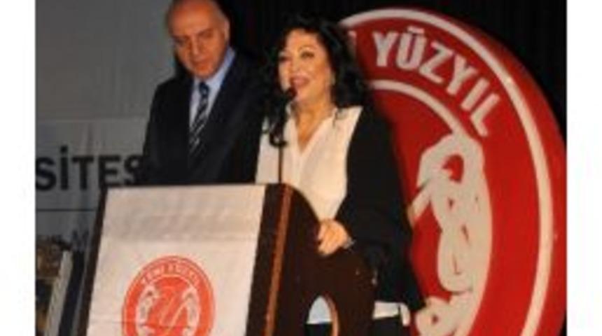 T&uuml;rkan Şoray Kadınlar G&uuml;n&uuml; Paneline Katıldı