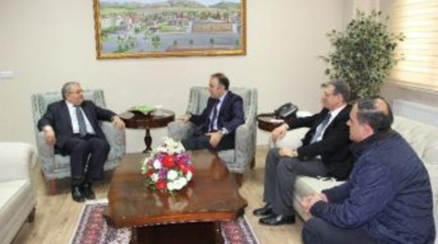 İstanbul B&uuml;y&uuml;kşehir Belediye Başkan Vekili Ahmet Selamet Ve İşadamı &Ouml;zcan Ulu&rsquo;dan Vali Altıparmak&rsquo;a Ziyaret