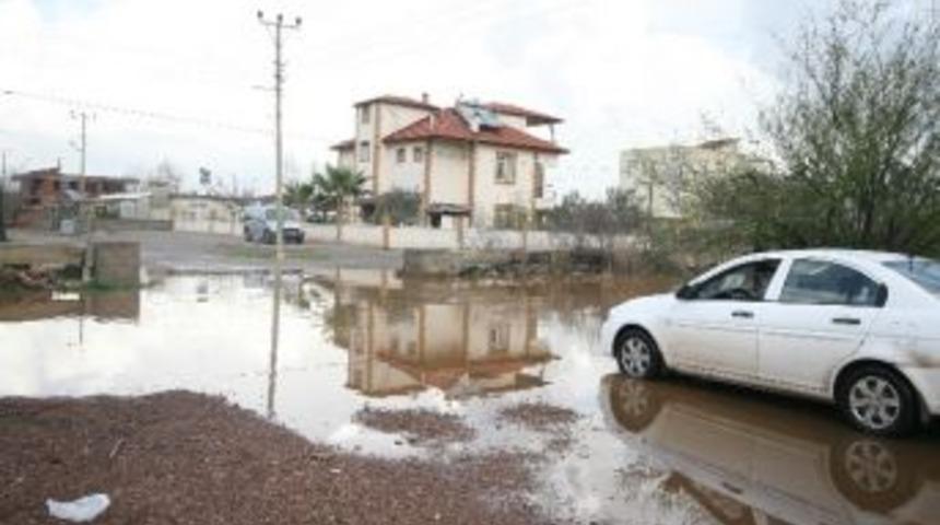 &Ccedil;ığlık Ve Orta Mahalle Sular Altında
