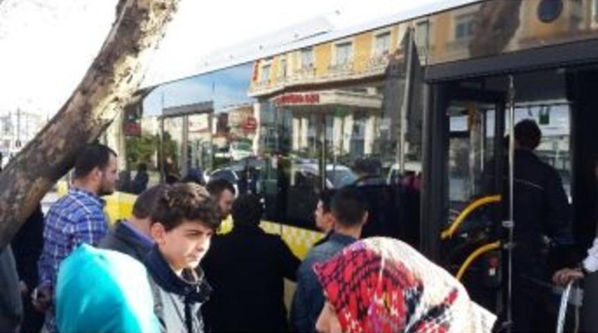 İett Otob&uuml;s&uuml;nde Eski Sevgili Dehşeti