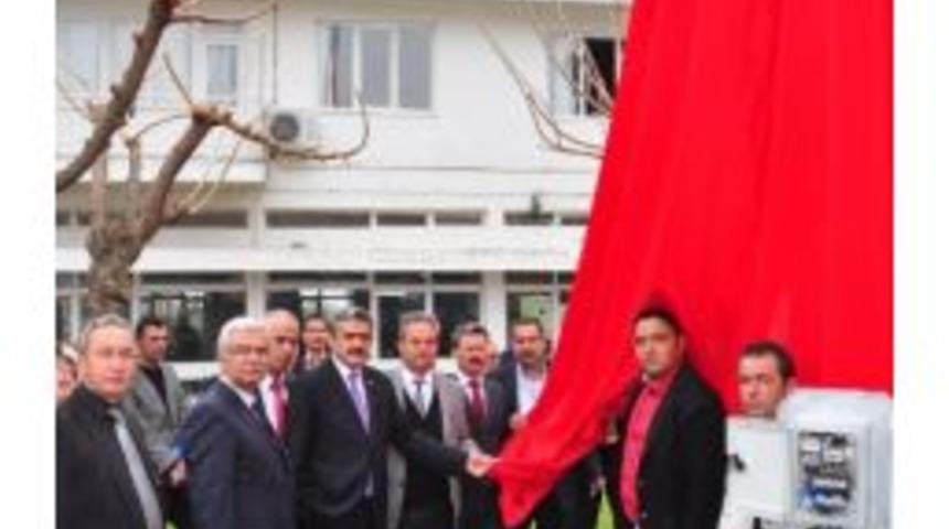 Pirlibey&rsquo;de Dev Bayrak G&ouml;ndere &Ccedil;ekildi