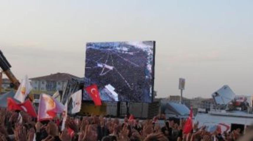 Başbakan Erdoğan: &ldquo;t&uuml;m T&uuml;rkiye&rsquo;de Sandığın Rengi Belli Olmuştur&rdquo;