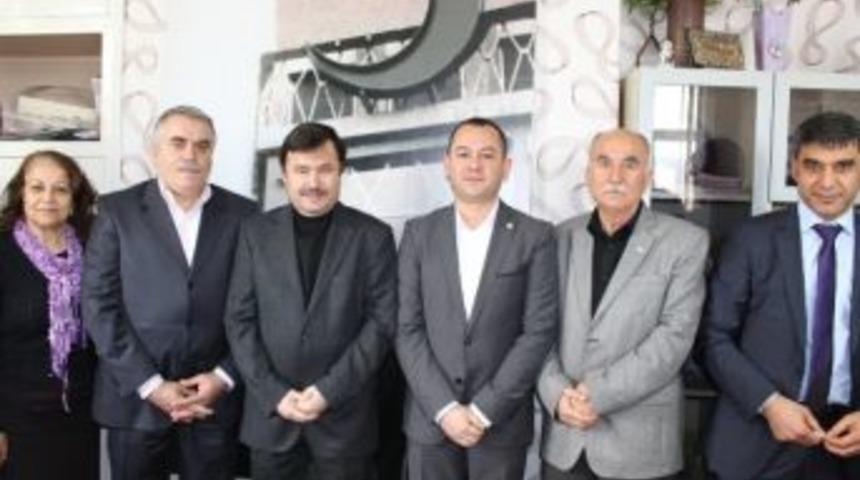 Ak Partili Yılmaz: "&ccedil;iğli'de Kızılay'la Ortak &Ccedil;alışacağız"