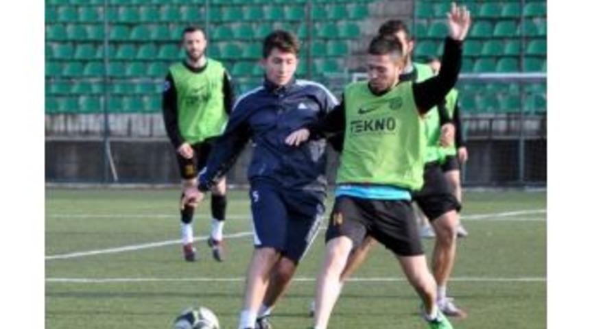 Kozlu Belediyespor, K&ouml;m&uuml;rspor Ma&ccedil;ı Hazırlıklarını S&uuml;rd&uuml;r&uuml;yor