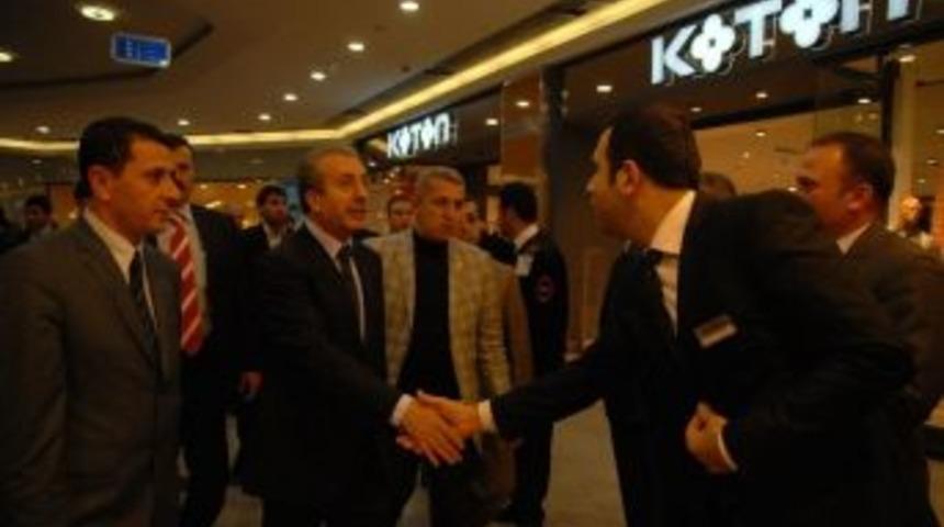 Bakan Eker&rsquo;den Ninova Park Esnafına Ziyaret