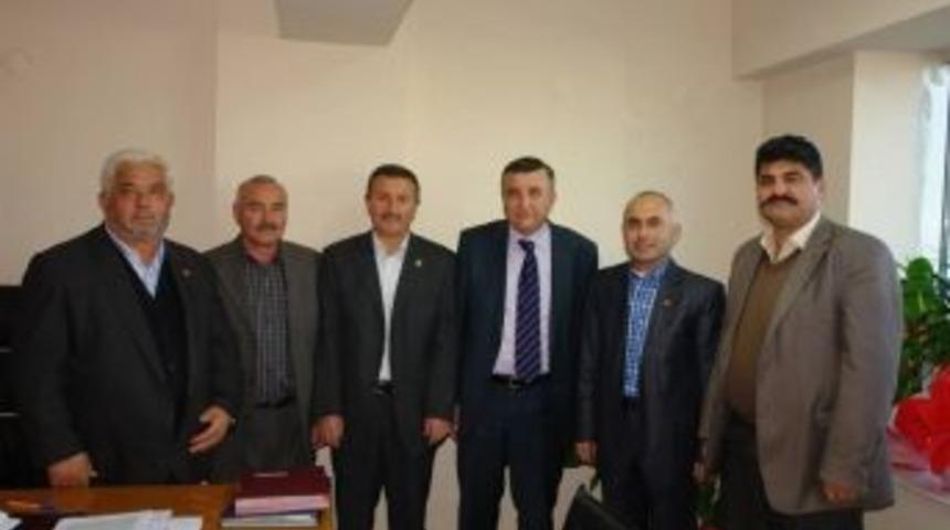 K&uuml;tahya Belediye Başkan Yardımcısı Helvacı&rsquo;ya Hisarcık&rsquo;lı Mahalle Muhtarlarından&rdquo; Hayırlı Olsun&rdquo; Ziyareti