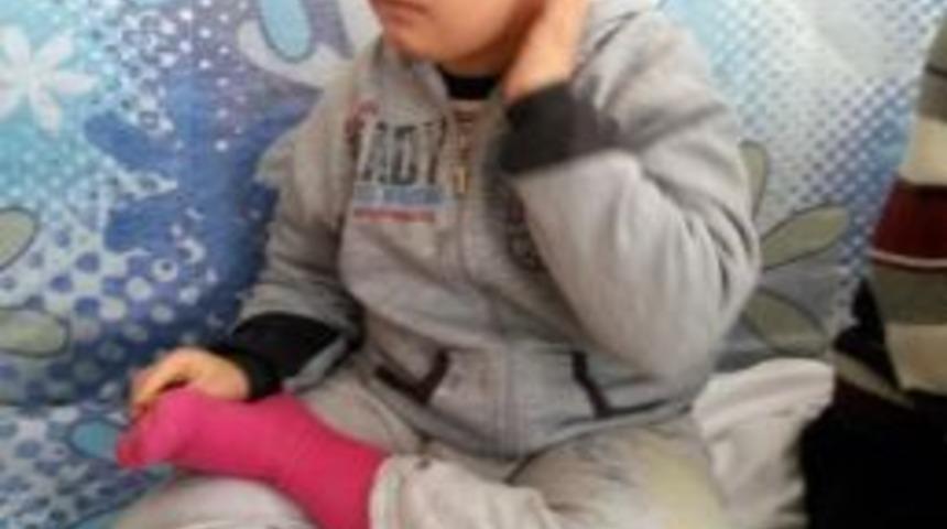 (&ouml;zel Haber) Hastalığa &Ccedil;are Bulunamayınca 10 Yılda 15 Ev Değiştirdiler