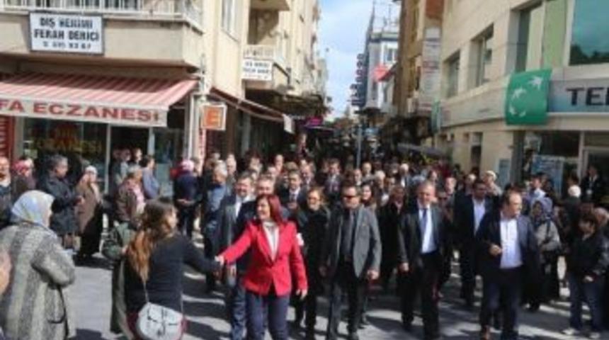 Başkan &Ccedil;er&ccedil;ioğlu, Nazilli&rsquo;de Pazar Ve &Ccedil;arşı Esnafını Gezdi