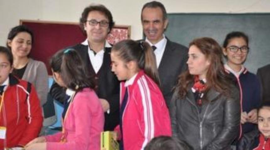 Hisarcık&rsquo;ta 2450 Kitap Dağıtıldı