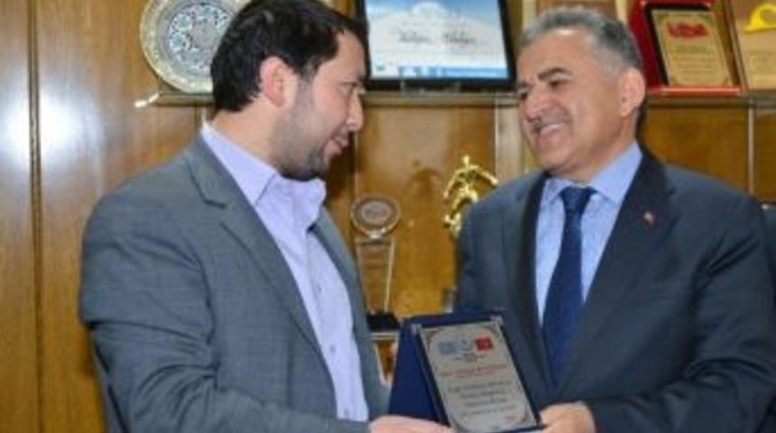 Bağımsız Doğu T&uuml;rkistanlılar Derneği Y&ouml;netim Kurulunun Melikgazi Belediye Ziyareti