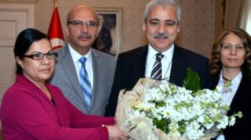 Kadınlardan Vali G&uuml;ven&ccedil;er&rsquo;e Ziyaret
