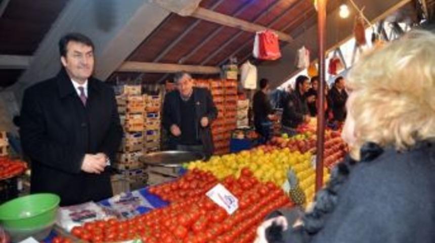 D&uuml;ndar Pazarcı Tezgahının Başına Ge&ccedil;ti
