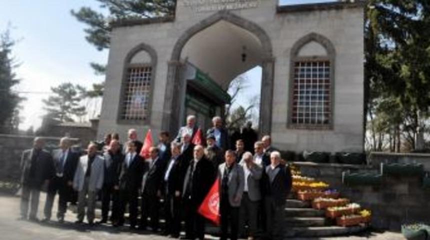 Dp'li Adaylar Seyyid Burhaneddin Hazretleri'nin T&uuml;rbesini Ziyaret Etti