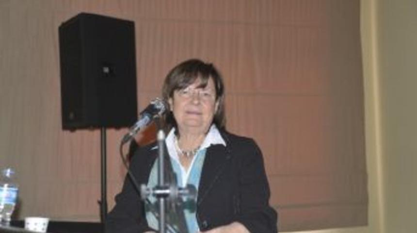 Chp İzmir Milletvekili H&uuml;lya G&uuml;ven: