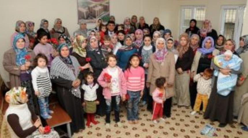 &lsquo;kadınlarımız Başımızın Tacıdır&rsquo;