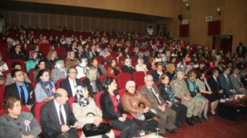 8 Mart D&uuml;nya Kadınlar G&uuml;n&uuml; &Ccedil;eşitli Etkinlikler İle Kutlandı
