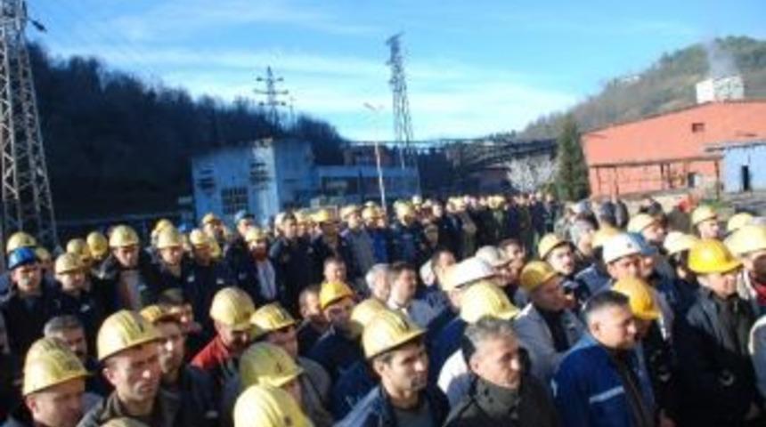 Grizu Faciasında &Ouml;len 103 Madenci Dualarla Anıldı