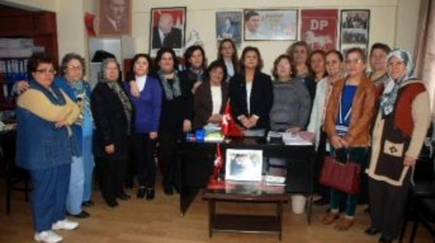 Aydın Dp&rsquo;li Kadınlar G&uuml;nlerini Kutladı