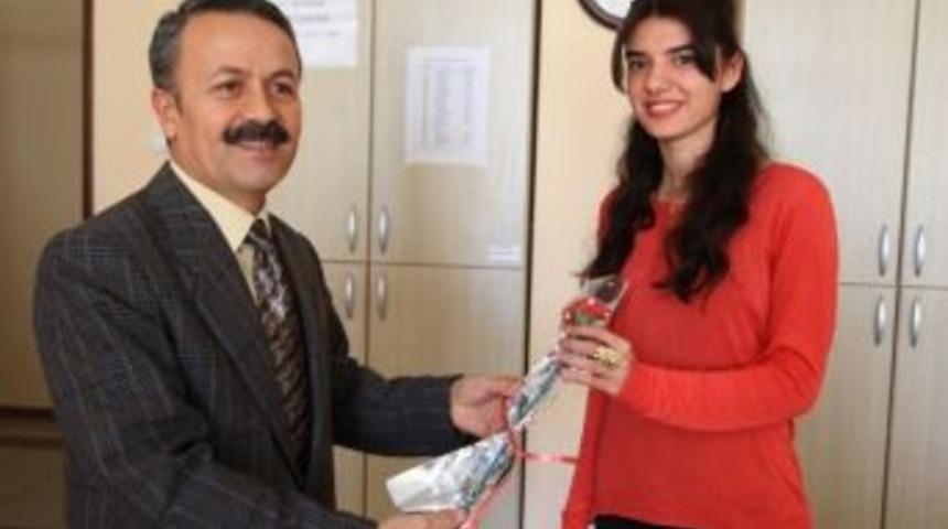 Rekt&ouml;r Acar D&uuml;nya Kadınlar G&uuml;n&uuml;'n&uuml; Kutladı