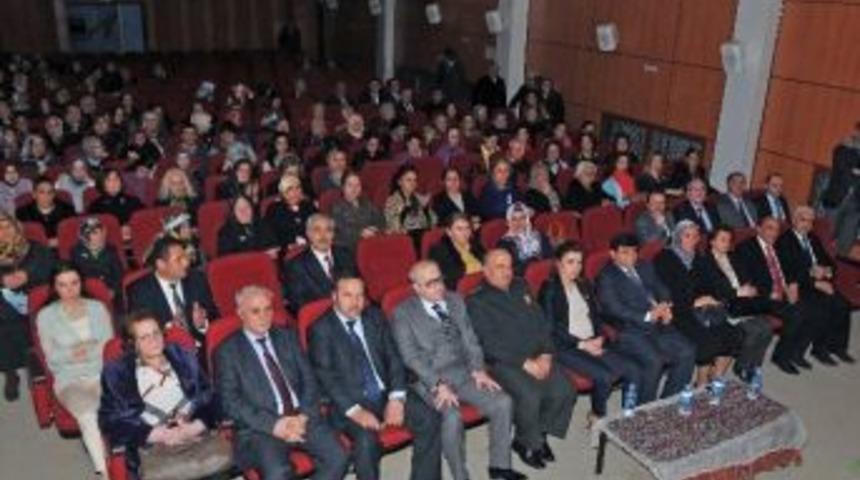 G&uuml;m&uuml;şhane&rsquo;de D&uuml;nya Kadınlar G&uuml;n&uuml; Panelle Kutlandı