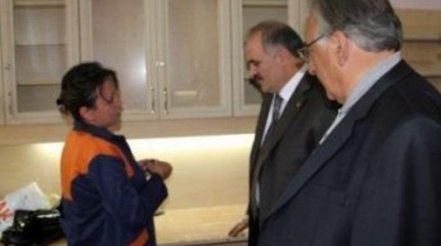 Aksak, &ldquo;kadın Ailenin Orta Direğidir&rdquo;