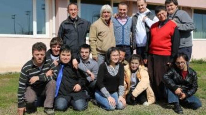 A&uuml; İletişim Fak&uuml;ltesi&rsquo;nden &ldquo;yol Arkadaşlarımız&rdquo; Projesi