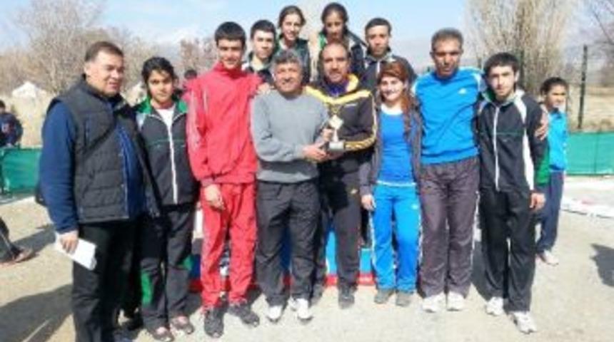 Vanlı Atletler T&uuml;rkiye Şampiyonasına Katılacak