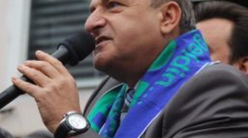 Oktay Vural Rize'de