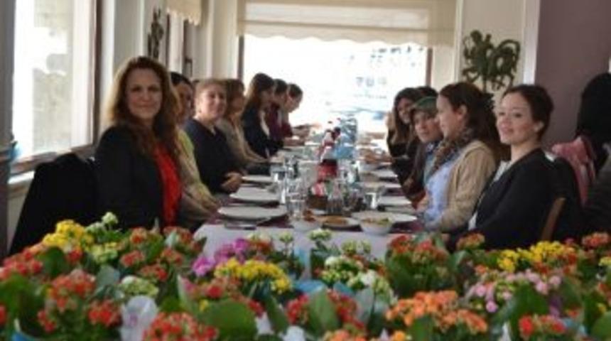 Gelibolu Belediyesi&rsquo;nden Kadınlar G&uuml;n&uuml; Yemeği