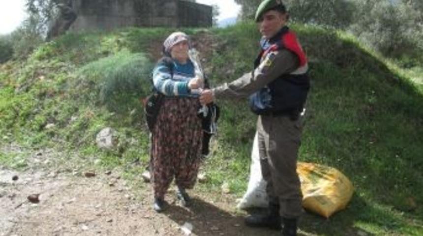 Jandarma G&uuml;nlerini Hatırlamayan Kadınları Hatırladı
