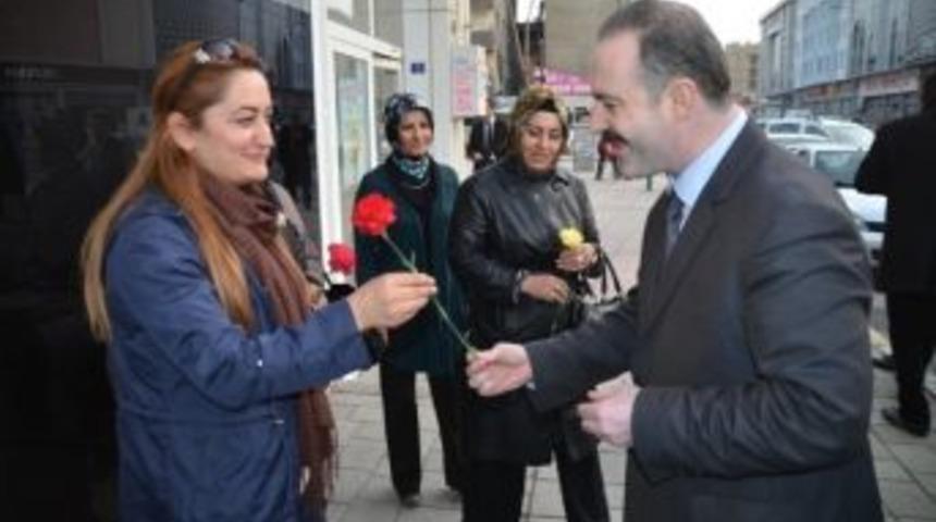 Ak Partili &Ouml;zg&ouml;k&ccedil;e&rsquo;den &lsquo;8 Mart&rsquo; Mesajı