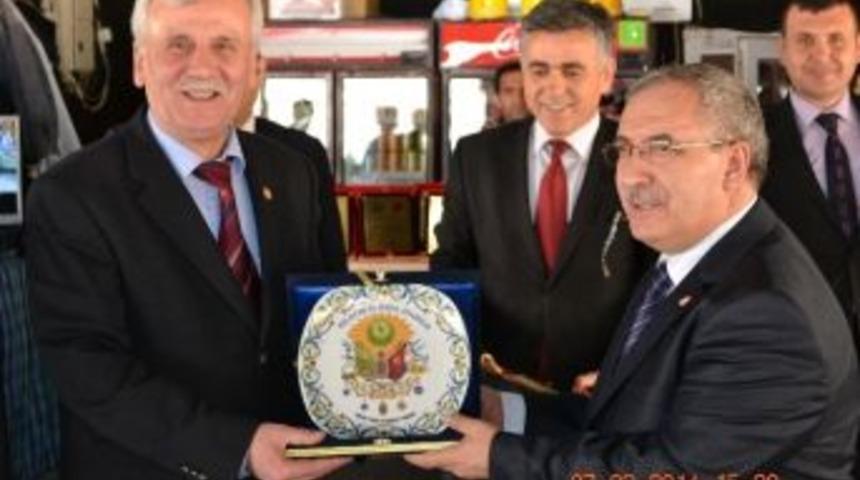 Bilecik İl Genel Meclisi &Uuml;yelerine Veda Yemeği