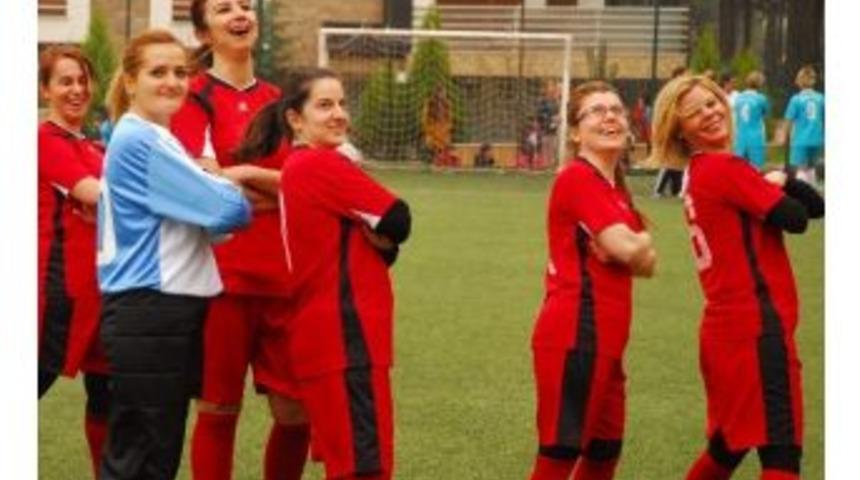 Kadınlar Futbol Oynayarak &lsquo;şiddete Hayır&rsquo; Dediler