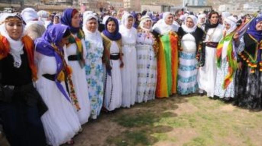 8 Mart D&uuml;nya Kadınlar G&uuml;n&uuml; Cizre&rsquo;de Coşkuyla Kutlandı