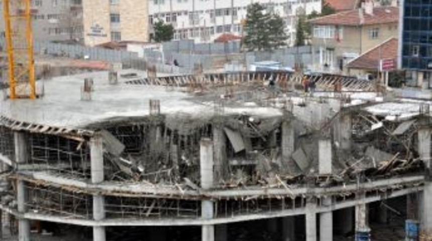 Nevşehir&rsquo;de İnşaatta G&ouml;&ccedil;&uuml;k: 2 Yaralı