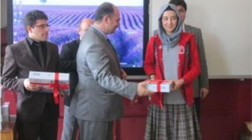 Hisarcık İmam Hatip Lisesi'nde Tablet Bilgisayar Sevinci