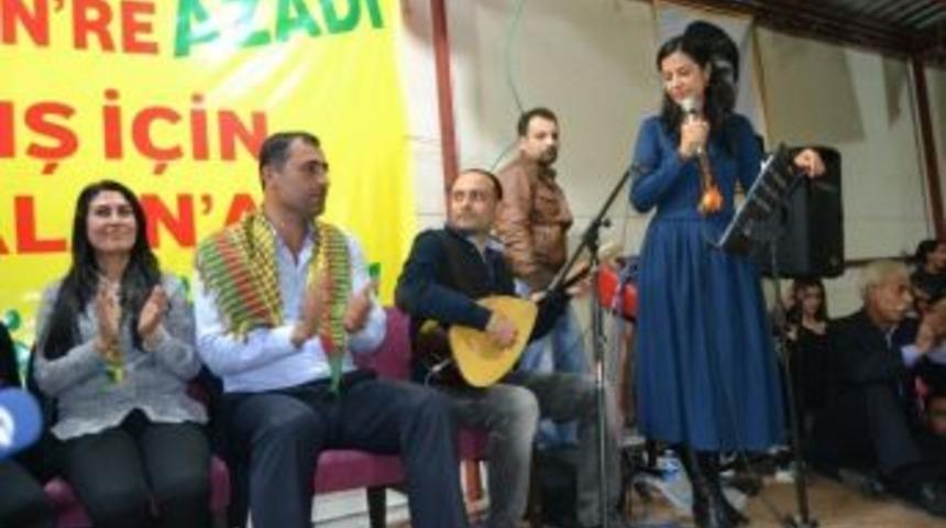 Milletvekili Ve Başkan Adayları Konser Verdi