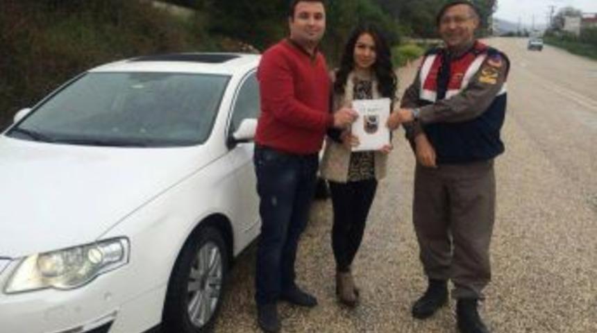 Jandarmadan Kadın S&uuml;r&uuml;c&uuml;lere Karanfil