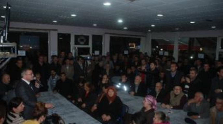 İstasyon&rsquo;da G&uuml;lşen&rsquo;i Dinlemek İsteyenler Salona Sığmadı