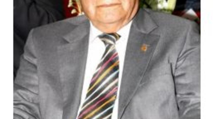 84 Yıla 611 Kitap Sığdırdı